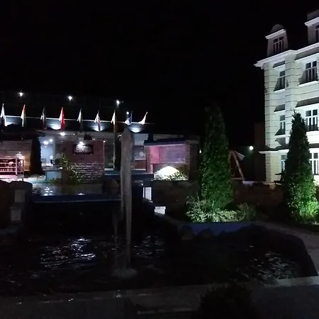 Luxury Estate *