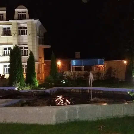 Luxury Estate Villa *