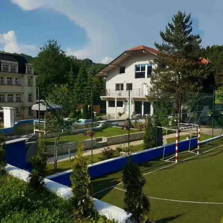 Villa Luxury Estate *